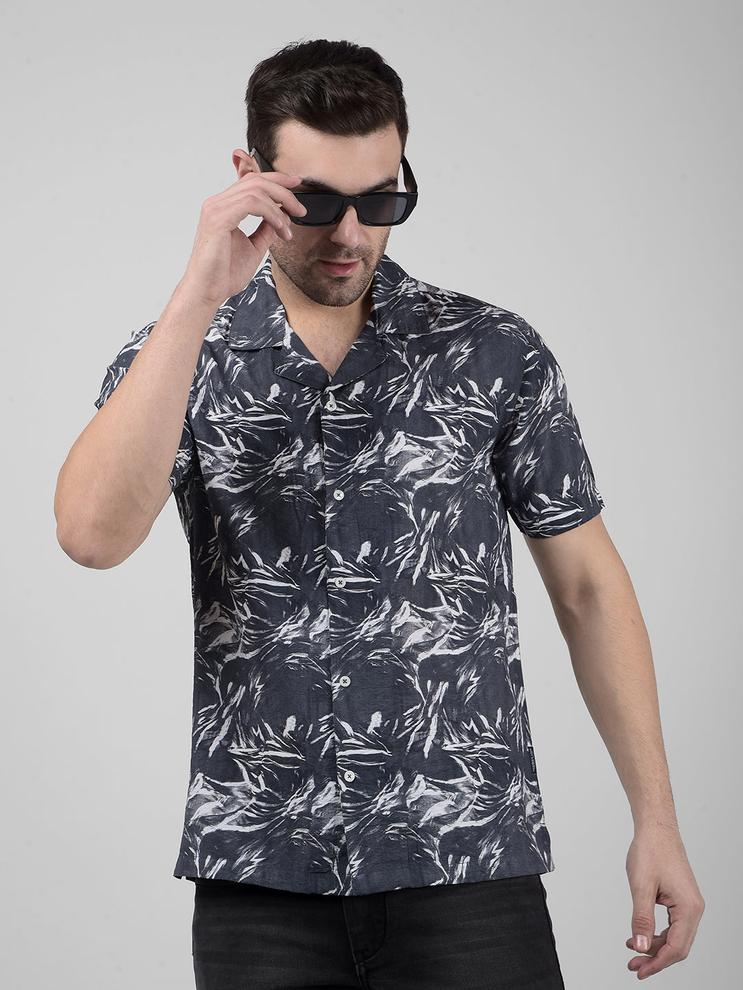 Buy Men's Abstract Leaf Print Resort Fit Shirt Online | Numero Uno