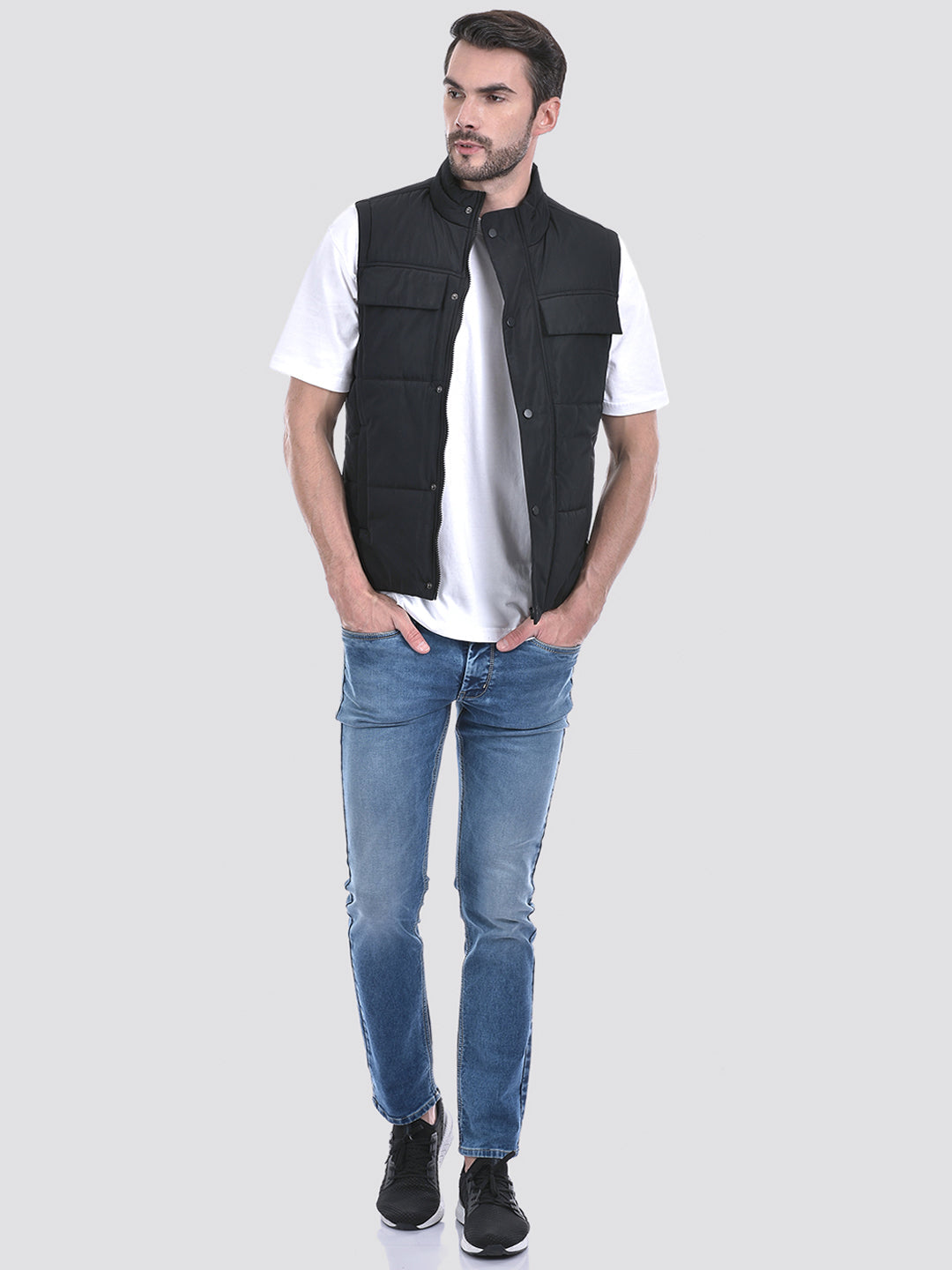 UN3D. PADDED short VEST ブラック PCBEE SHORT PADDED GILET | Black | PIECES® Austria