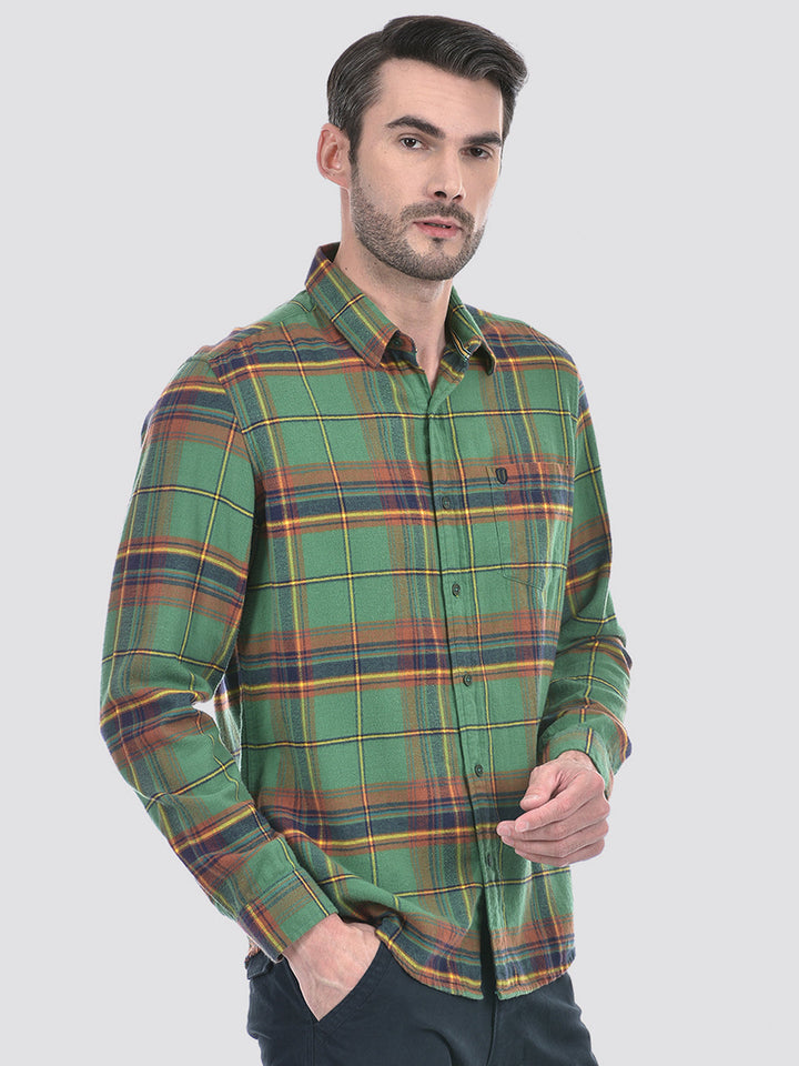 GREEN